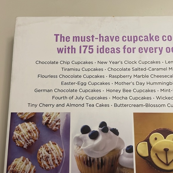 MARTHA STEWART UEC Cupcake cookbook 175 inspired ideas everyones favorite treat - Picture 4 of 16